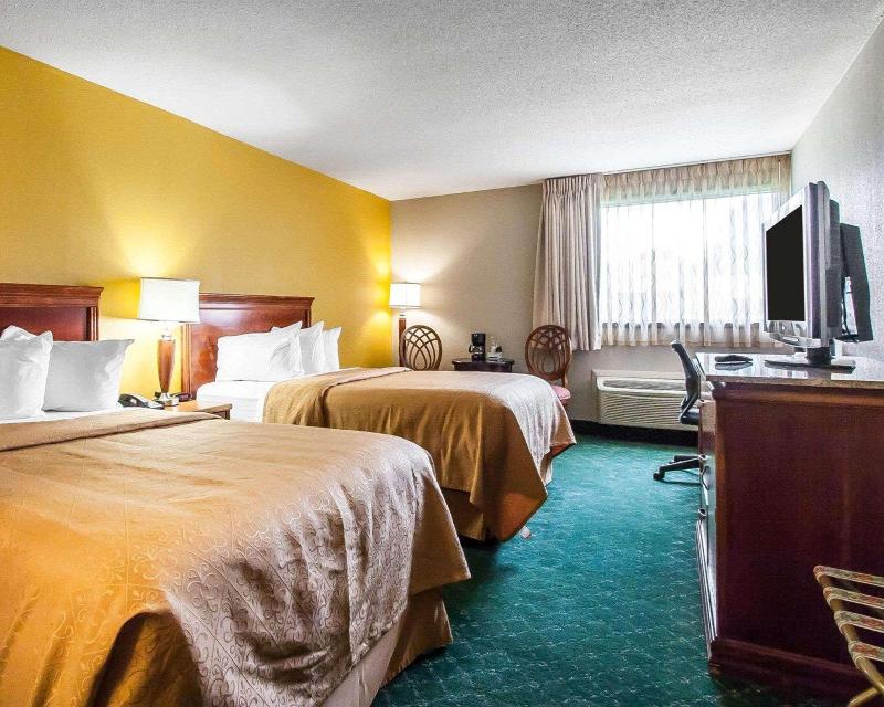 Quality Inn Cairo I-57 image