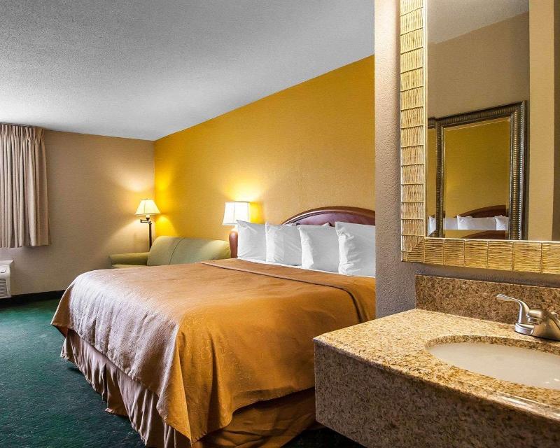 Quality Inn Cairo I-57 image