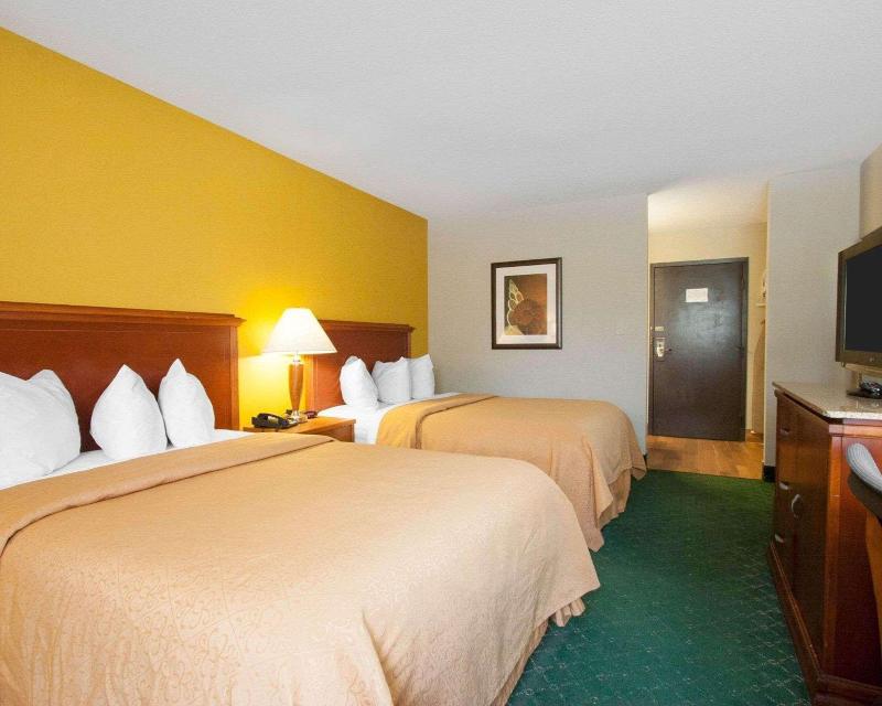 Quality Inn Cairo I-57 image