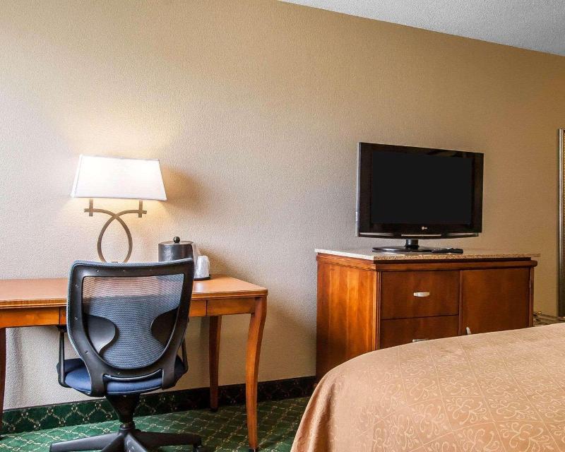 Quality Inn Cairo I-57 image