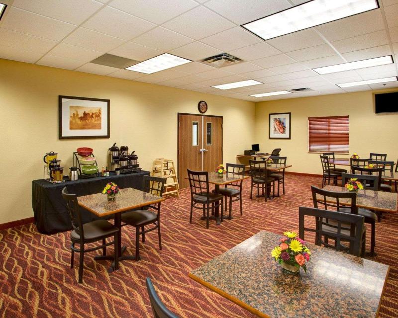 Rodeway Inn & Suites Phillipsburg