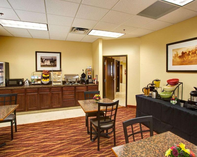Rodeway Inn & Suites Phillipsburg