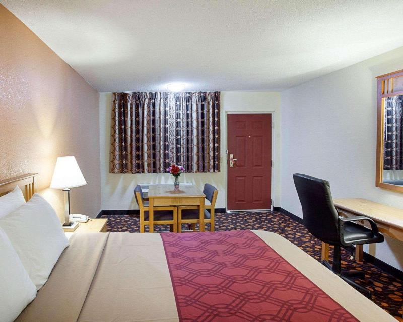 Econo Lodge Phillipsburg image
