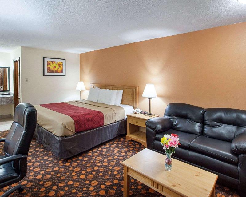 Econo Lodge Phillipsburg image
