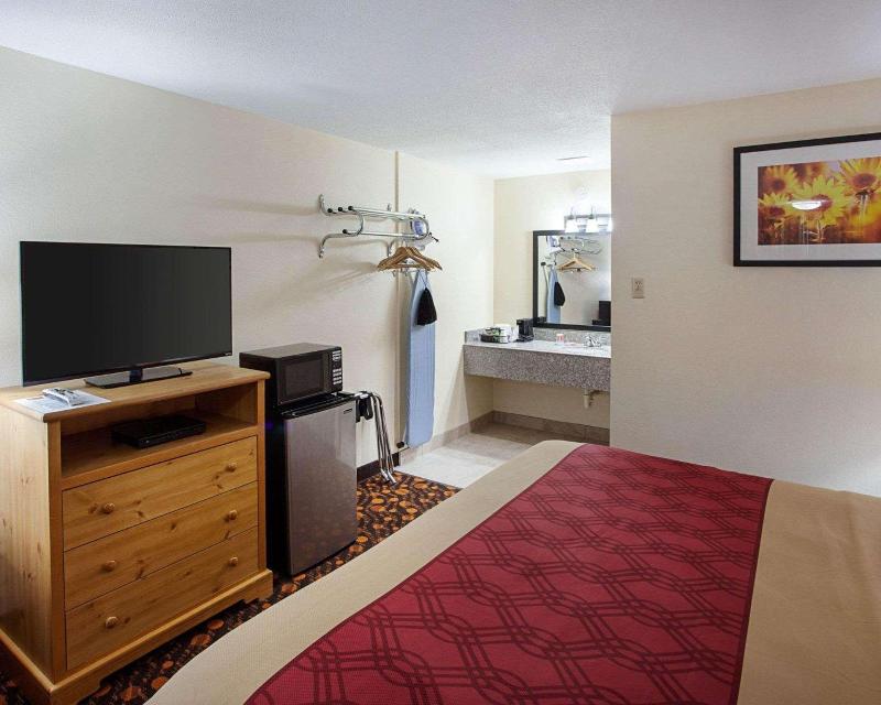 Econo Lodge Phillipsburg image