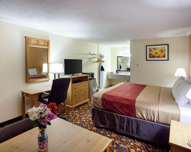 Econo Lodge Phillipsburg image
