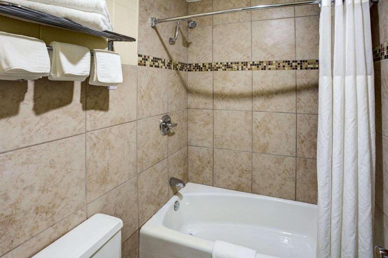 Econo Lodge Phillipsburg image