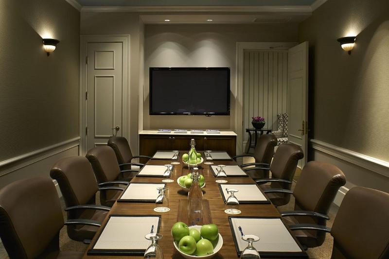 Woodmark Hotel & Still Spa image