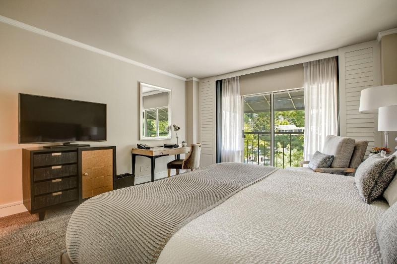 Woodmark Hotel & Still Spa image