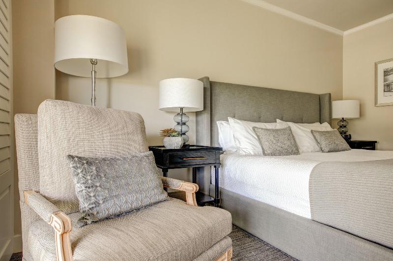 Woodmark Hotel & Still Spa image