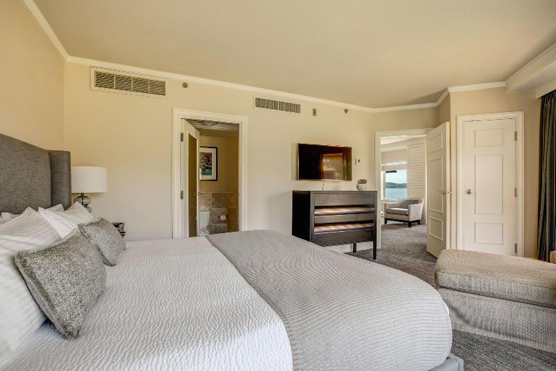 Woodmark Hotel & Still Spa image