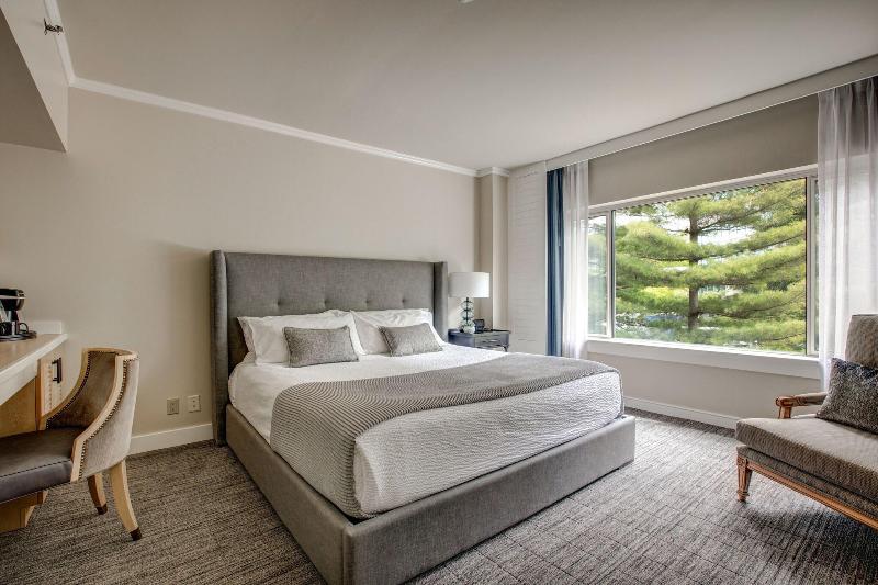 Woodmark Hotel & Still Spa image