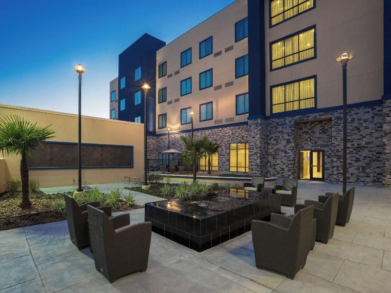 Courtyard Houston Katy Mills image
