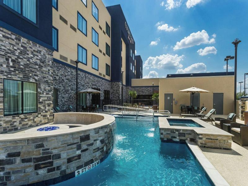 Courtyard Houston Katy Mills image