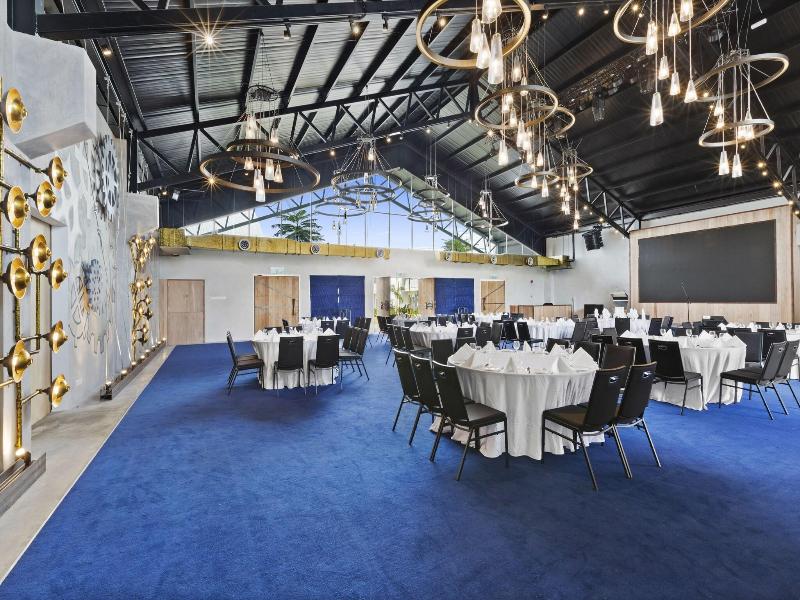 Dash Box Hotel image