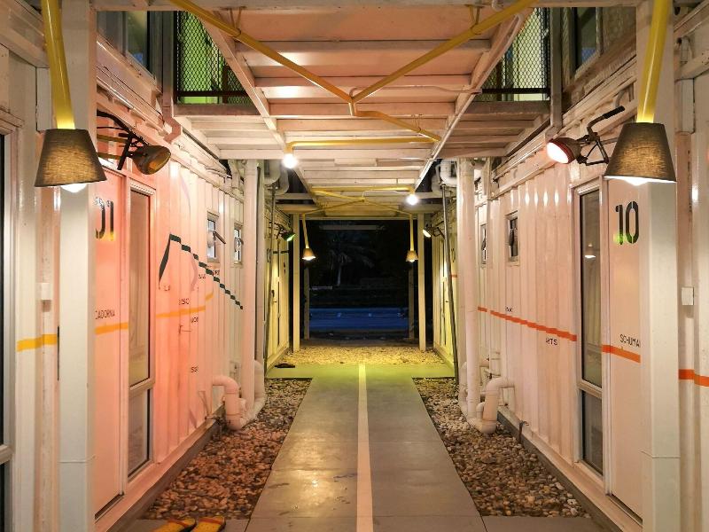 Dash Box Hotel image