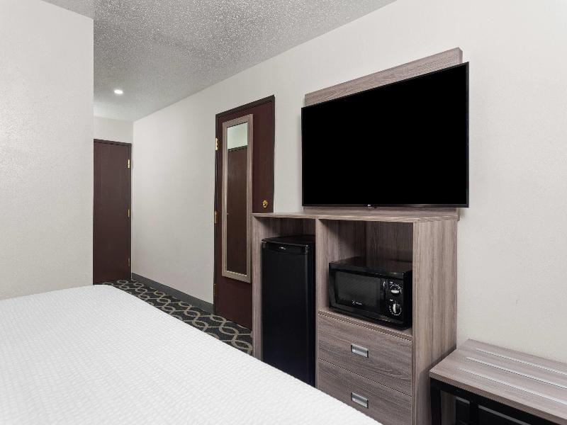 Baymont by Wyndham Piqua image