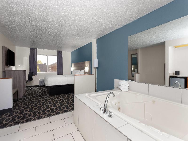 Baymont by Wyndham Piqua image