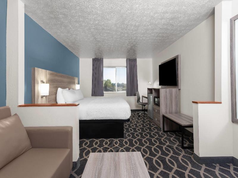 Baymont by Wyndham Piqua image