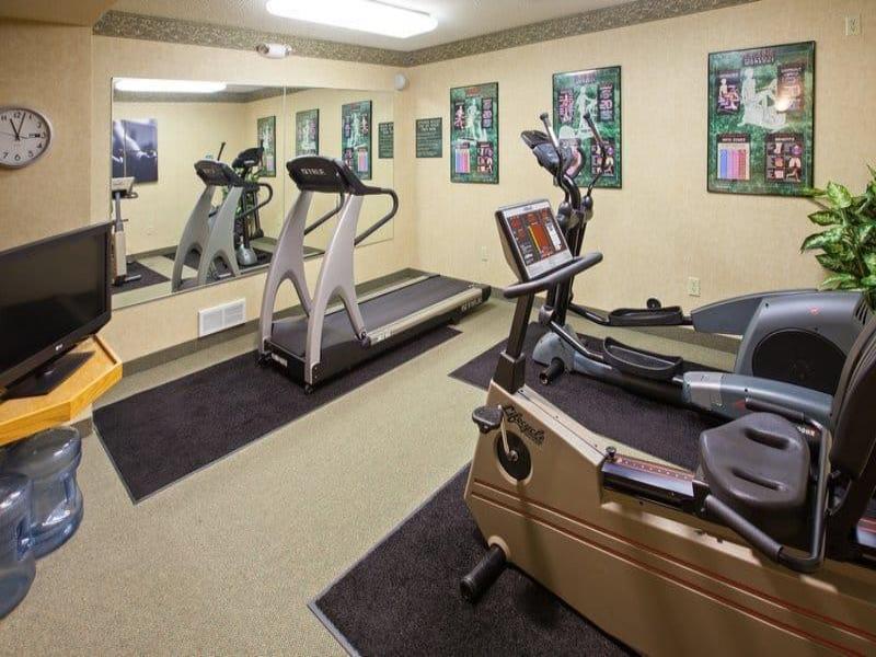 Baymont by Wyndham Mishawaka South Bend Area image