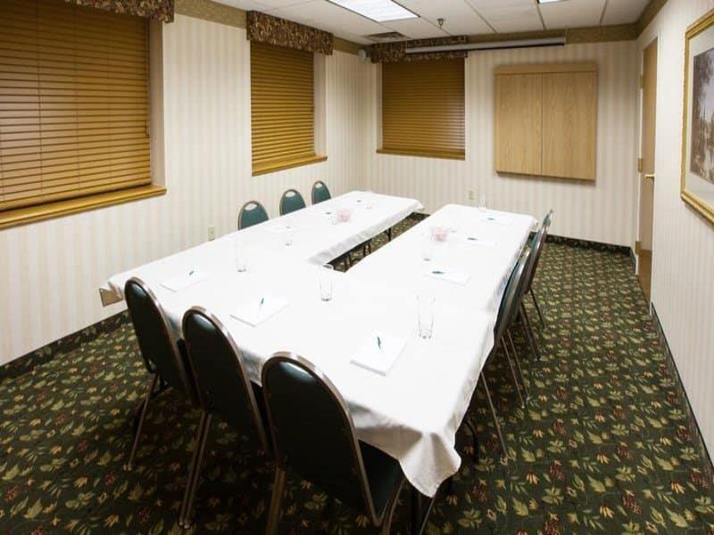 Baymont by Wyndham Mishawaka South Bend Area image