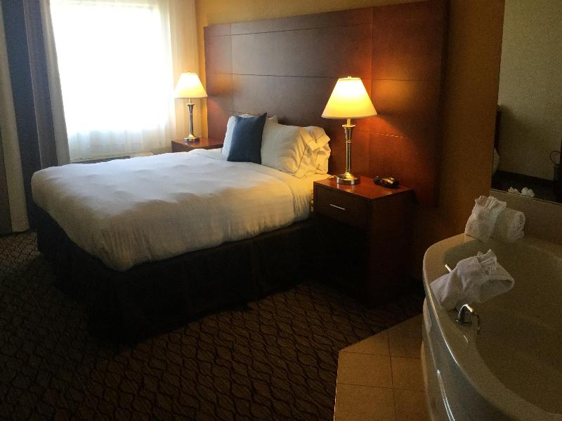 Baymont by Wyndham Mishawaka South Bend Area image