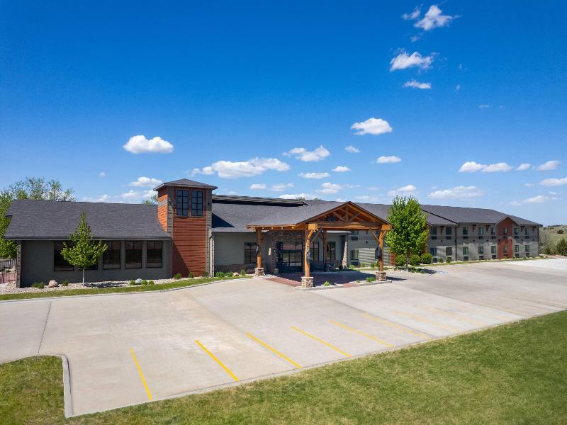 Baymont by Wyndham Oacoma — exterior view