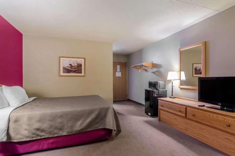 Rodeway Inn Newton image