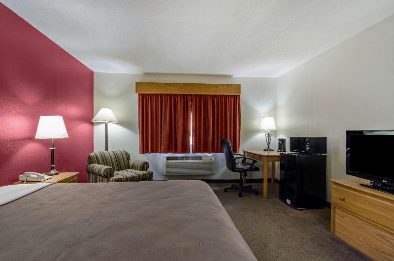 Rodeway Inn Newton image