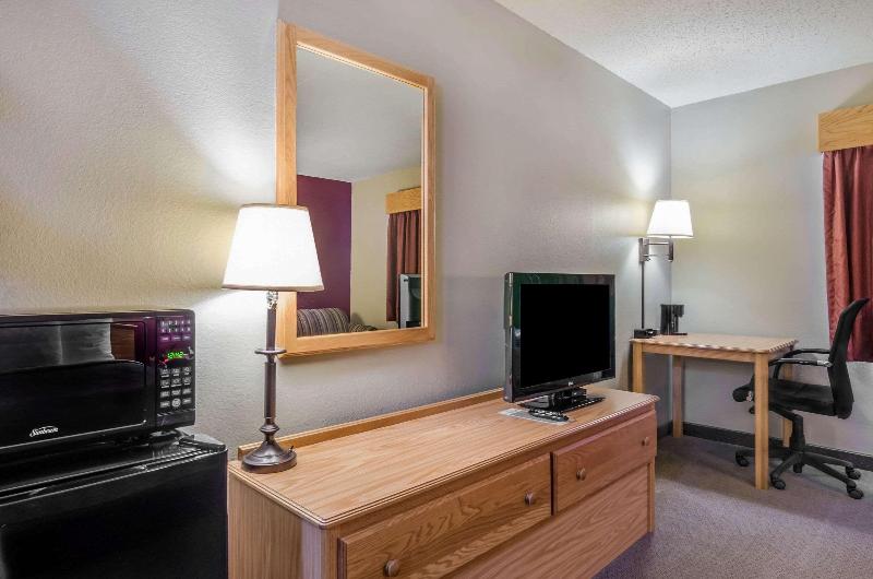 Rodeway Inn Newton image