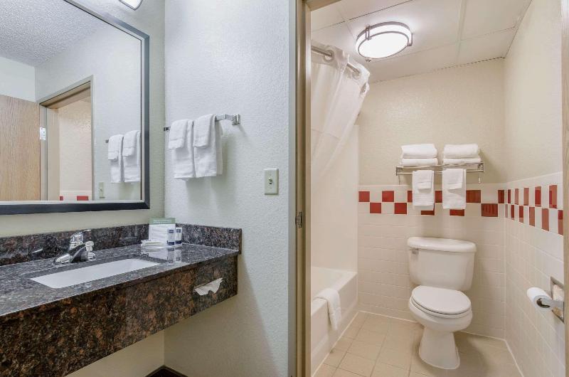 Rodeway Inn Newton image