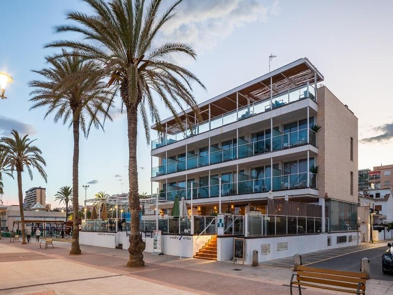 Meraki Beach Hotel image