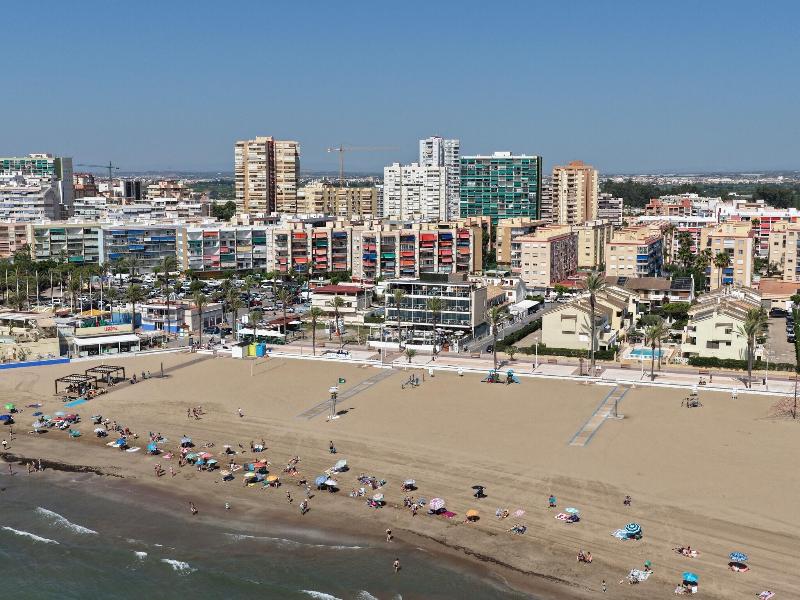 Meraki Beach Hotel image