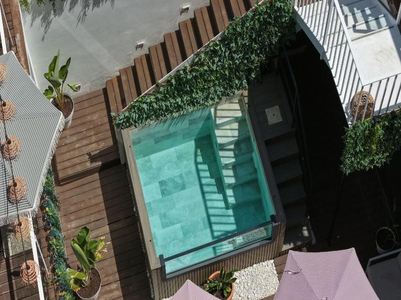 Meraki Beach Hotel image