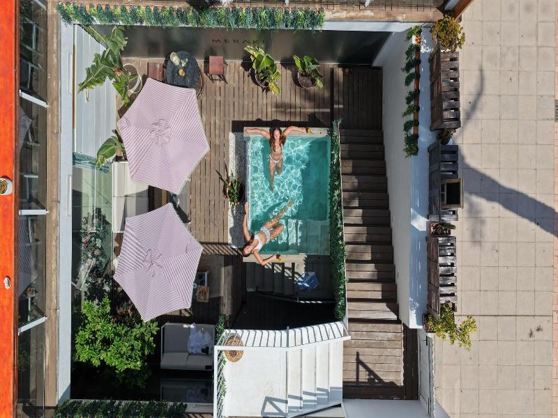 Meraki Beach Hotel image