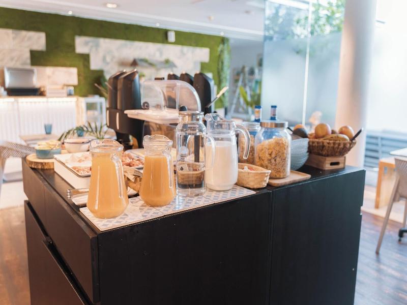 Meraki Beach Hotel image