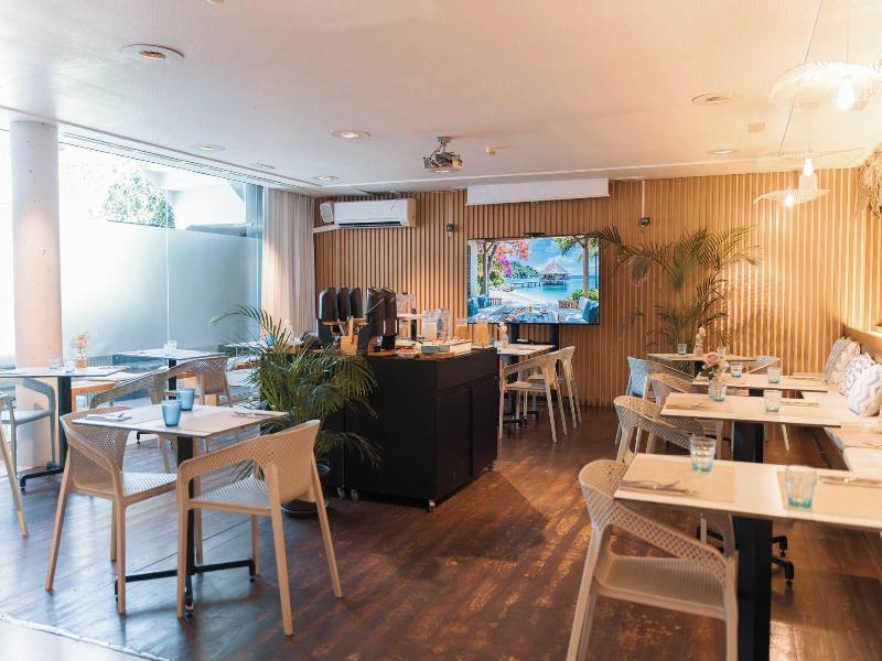 Meraki Beach Hotel image