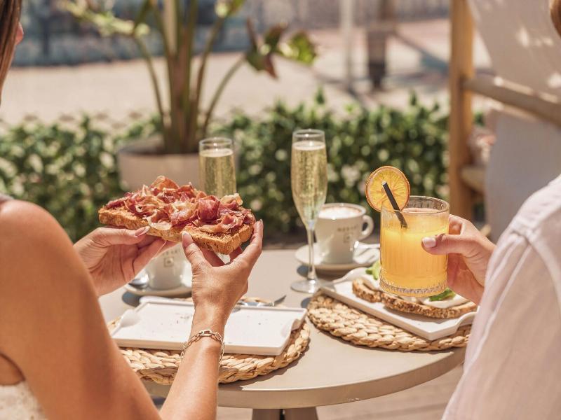 Meraki Beach Hotel image