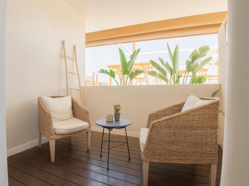 Meraki Beach Hotel image