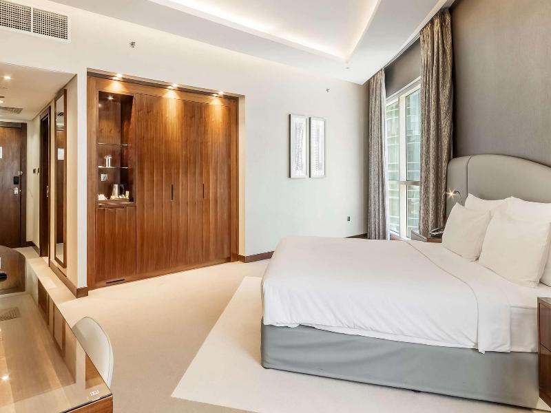 Radisson Blu Hotel Dubai Waterfront image