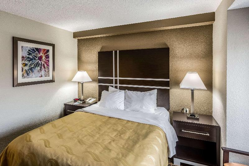 Quality Inn & Suites El Paso I-10 image