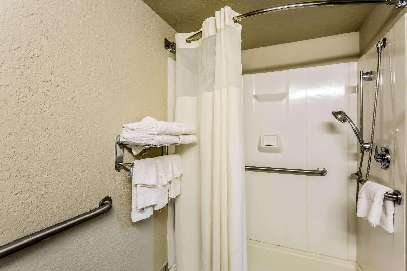 Quality Inn & Suites El Paso I-10 image