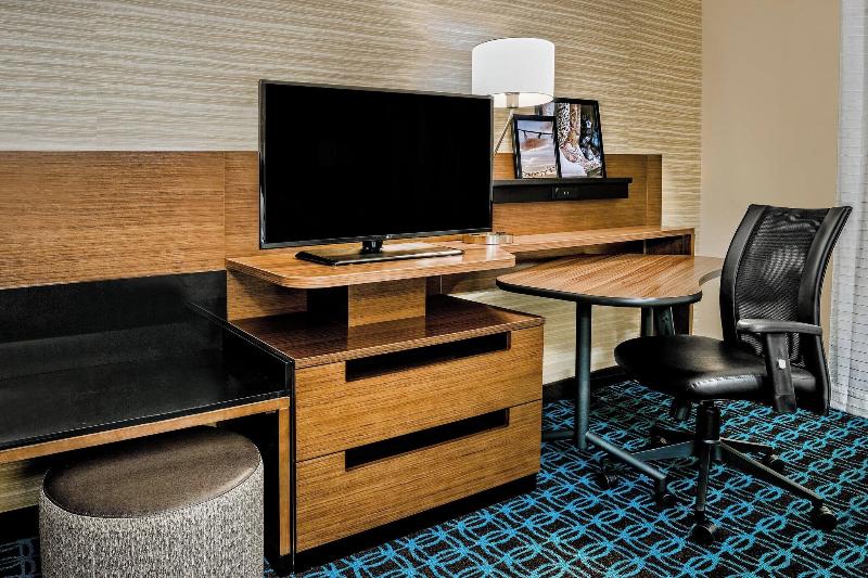 Fairfield Inn & Suites Van image