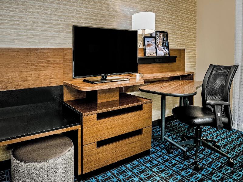 Fairfield Inn & Suites Van image