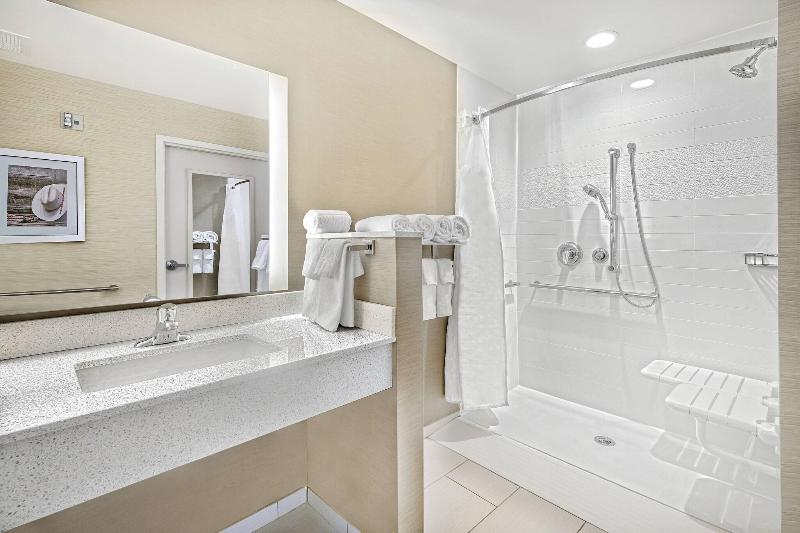 Fairfield Inn & Suites Van image