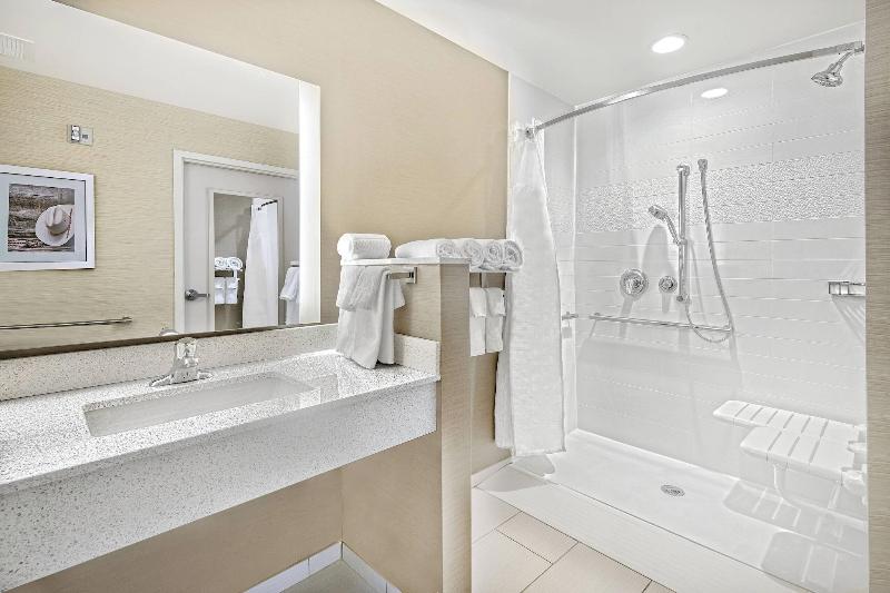 Fairfield Inn & Suites Van image