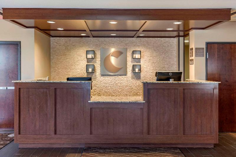 Comfort Inn & Suites Edgewood image