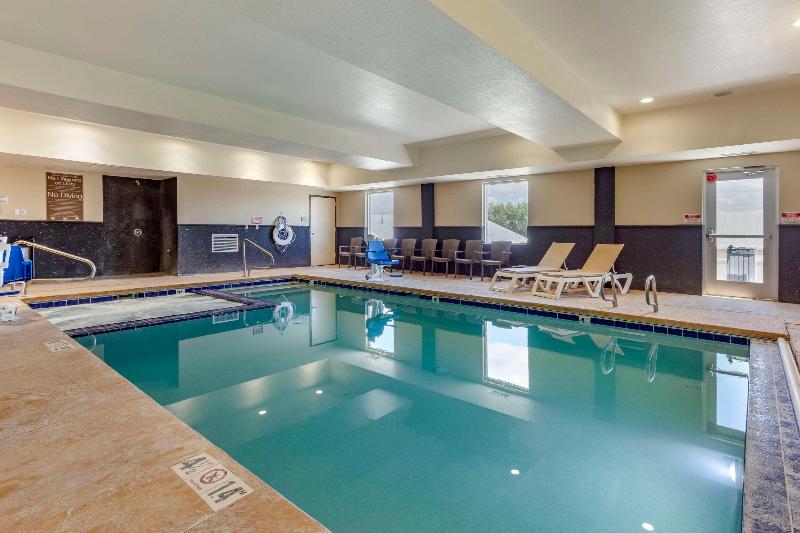 Comfort Inn & Suites Edgewood image