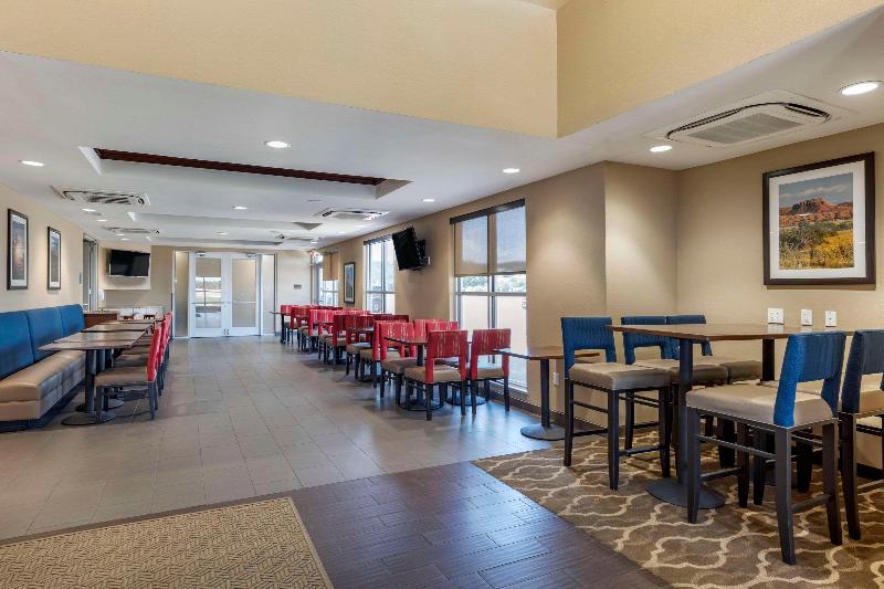 Comfort Inn & Suites Edgewood image