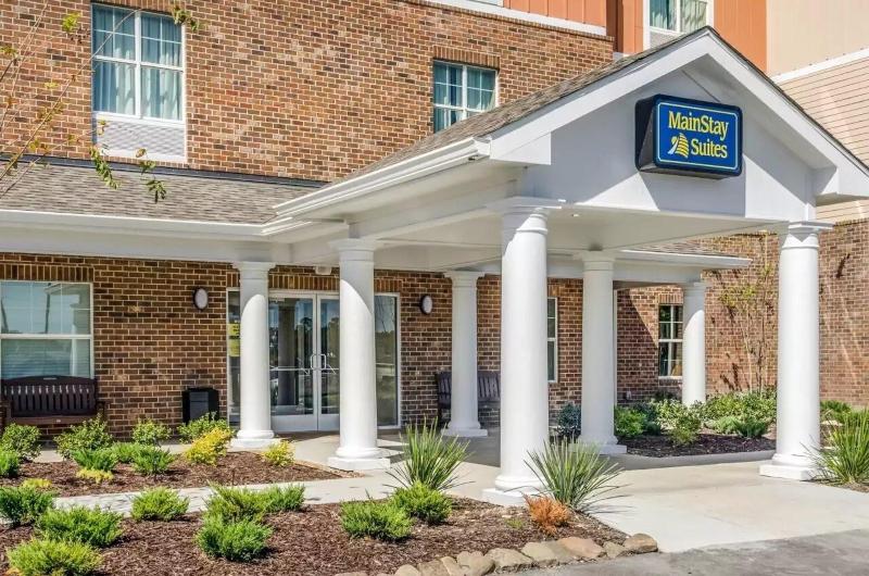 MainStay Suites Hackberry Sportsman's Lodge image